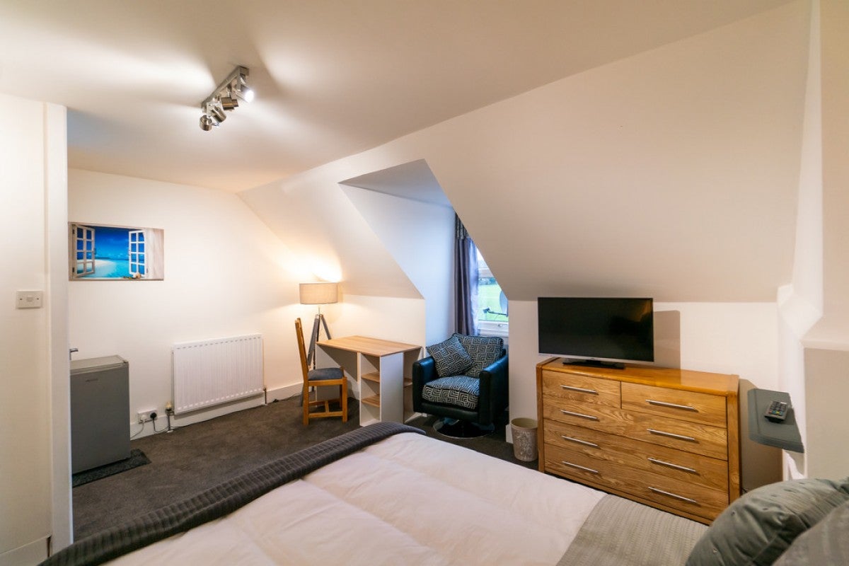 Room Brocksett Close in Reading