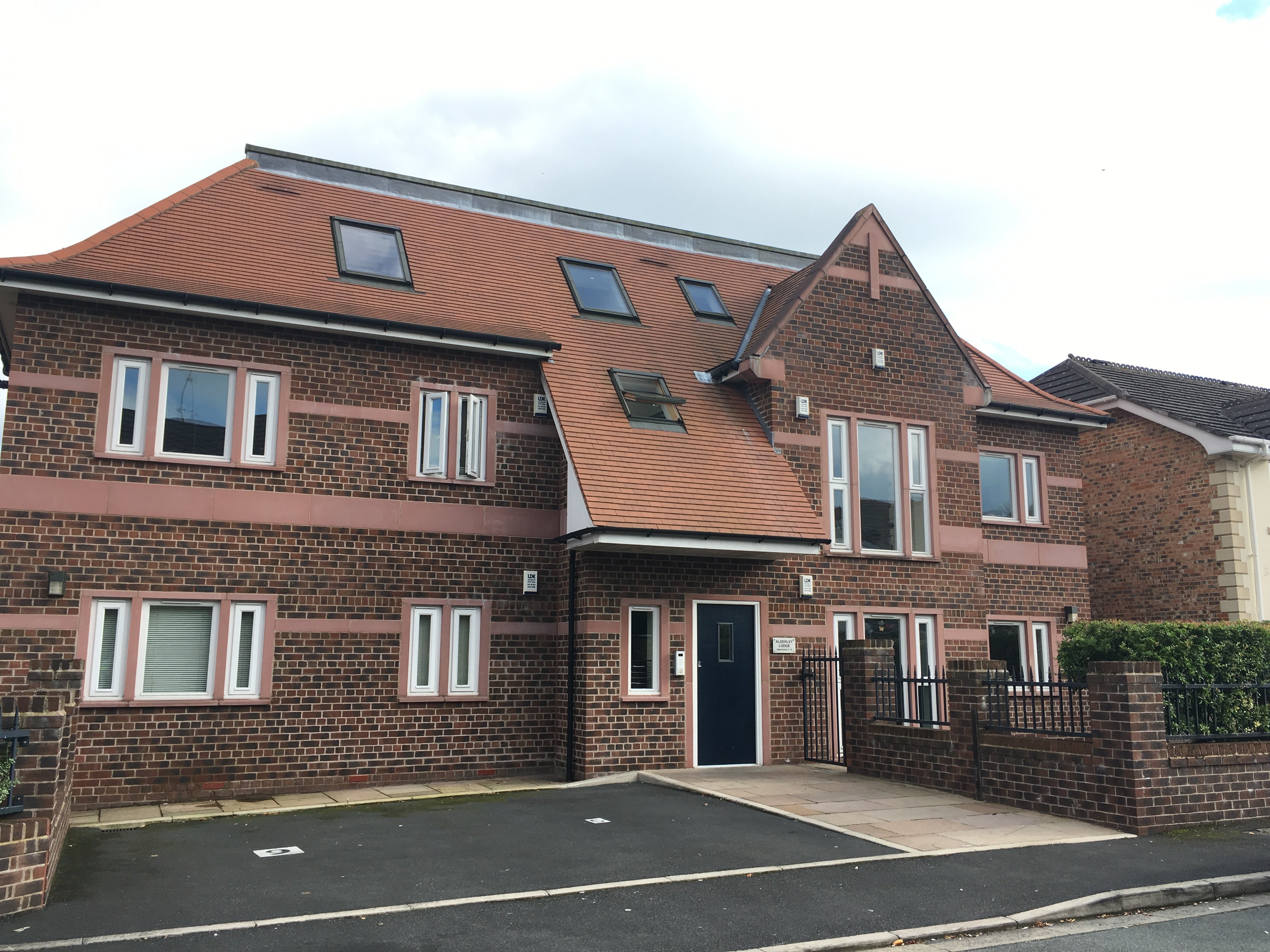 Flat Hazel Road in Cheadle Hulme