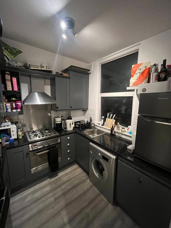 Room Kingsgate Road in Greater London