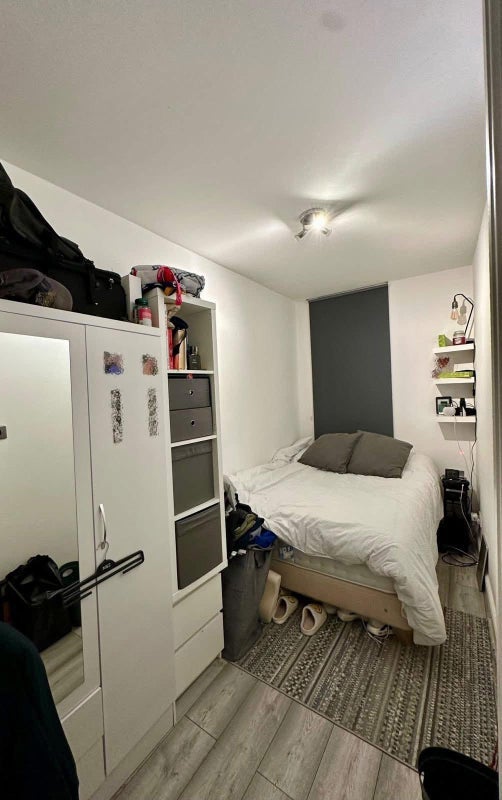 Room Kingsgate Road in Greater London