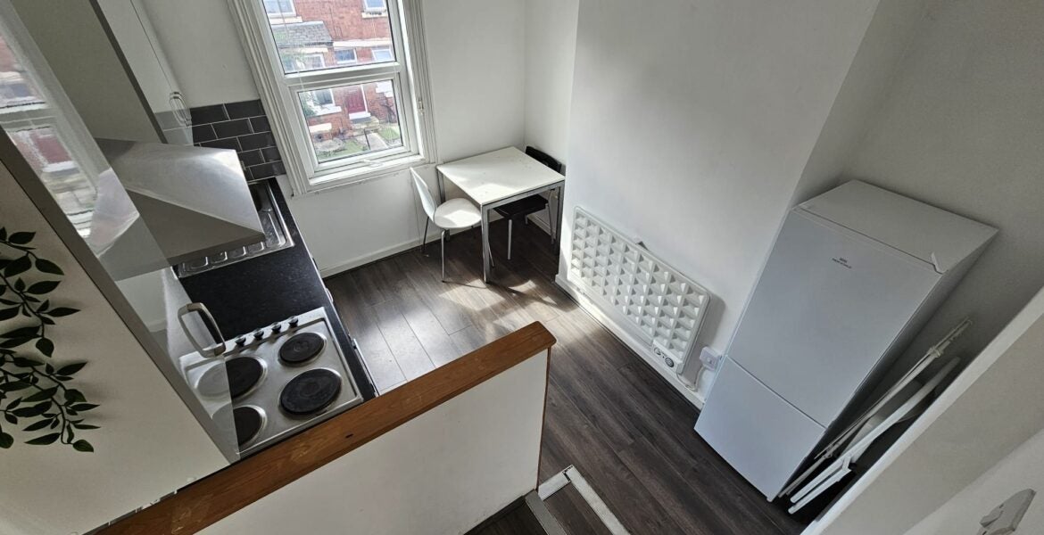 Flat Brudenell Road in Leeds