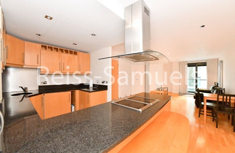 Flat Millharbour in Greater London
