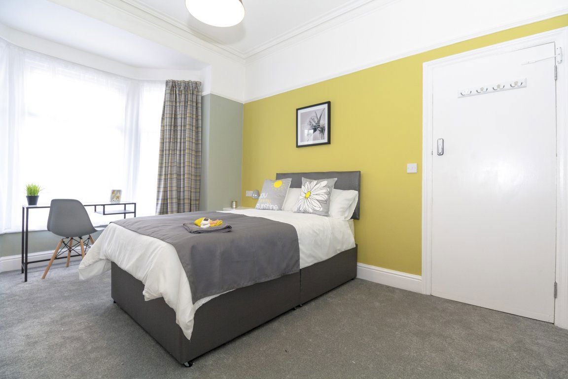 Room Cambridge Street in Wakefield