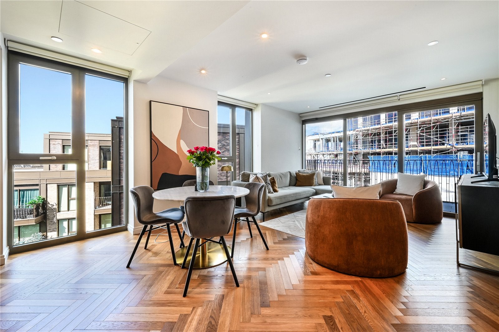 Flat Imperial Square in Greater London