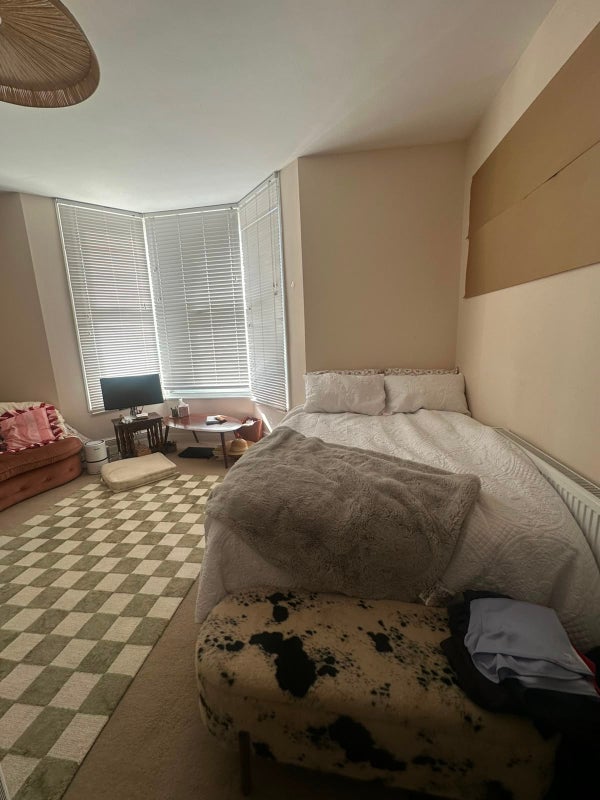 Room Musgrove Road in Greater London