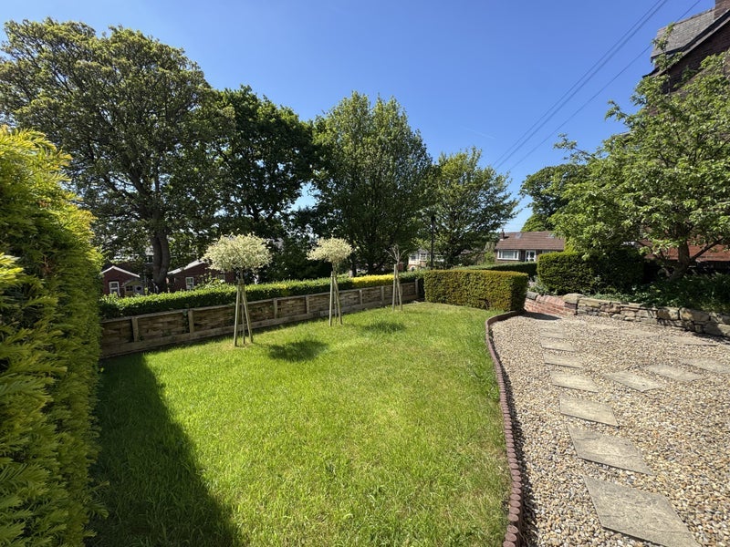 Flat Hesketh Place in Leeds