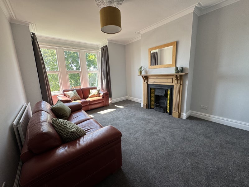 Flat Hesketh Place in Leeds