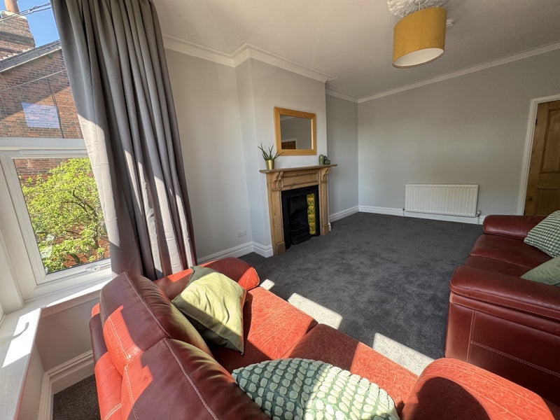 Flat Hesketh Place in Leeds