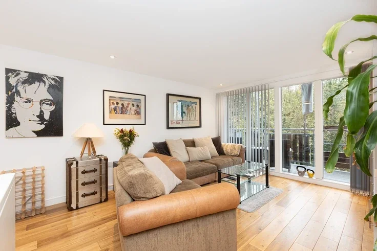 Flat Restell Close in Greater London