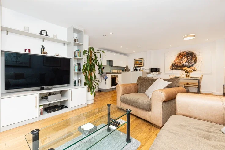 Flat Restell Close in Greater London