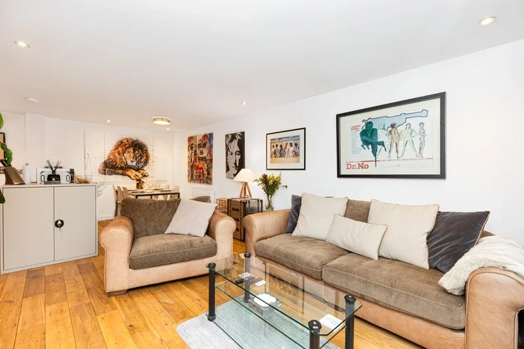 Flat Restell Close in Greater London