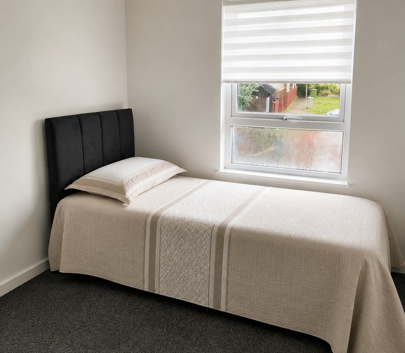 Room Ampers End in Basildon
