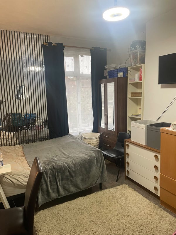 Room Uxbridge Road in Greater London