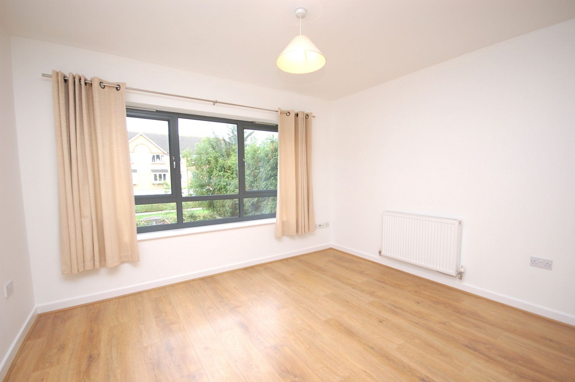 Flat Tolpits Lane in Watford