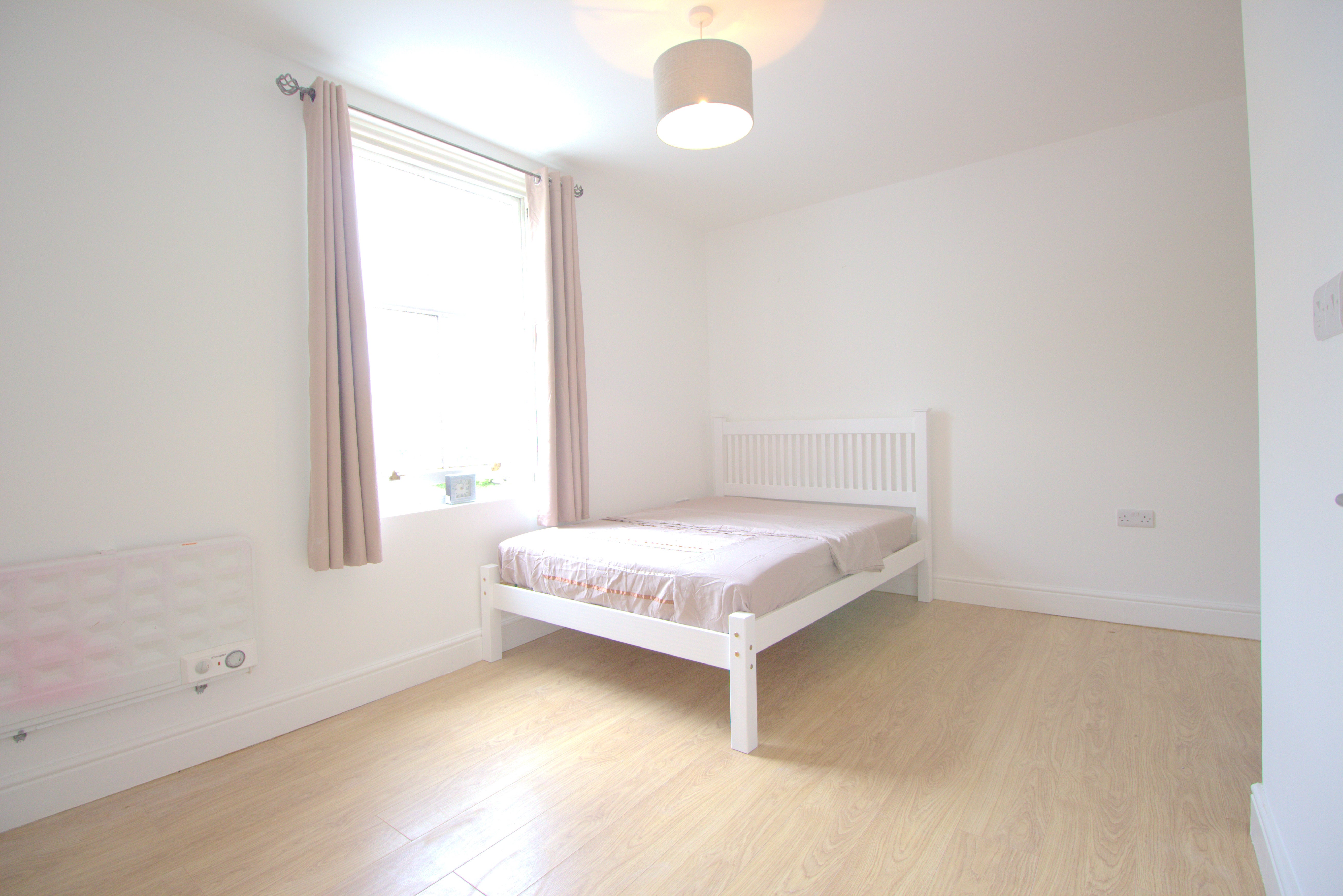 Room Goldington Road in Bedford