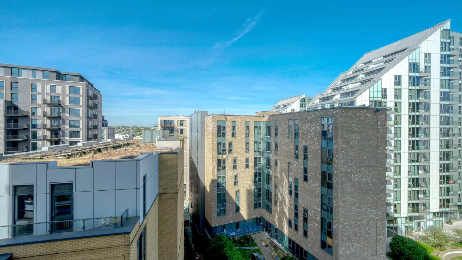 Flat Enterprise Way in Greater London