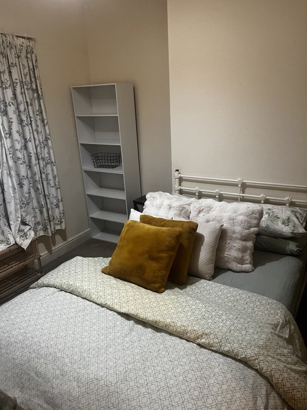 Room Lime Street in Stoke-on-Trent