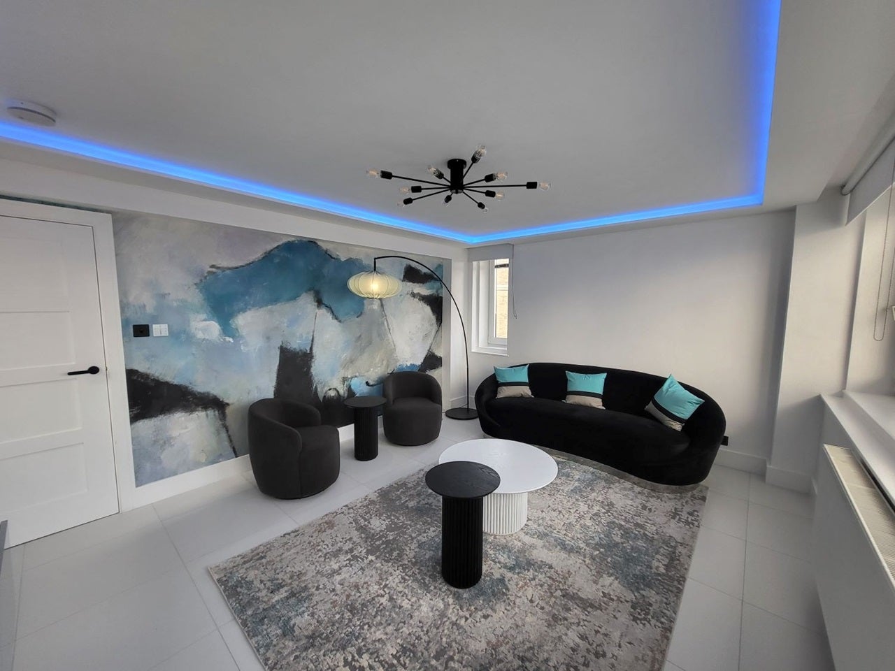 Flat Hall Place in City of Westminster