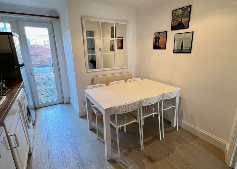 Flat Earlsmead Road in Greater London