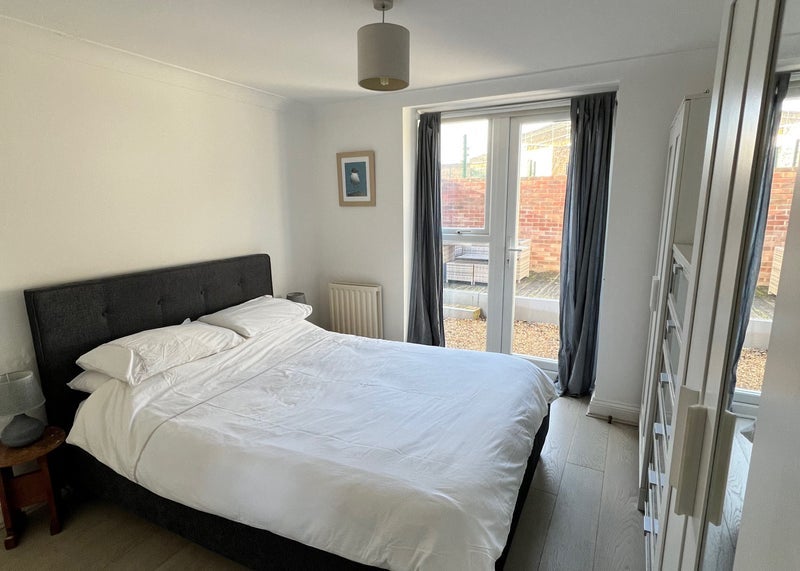 Flat Earlsmead Road in Greater London