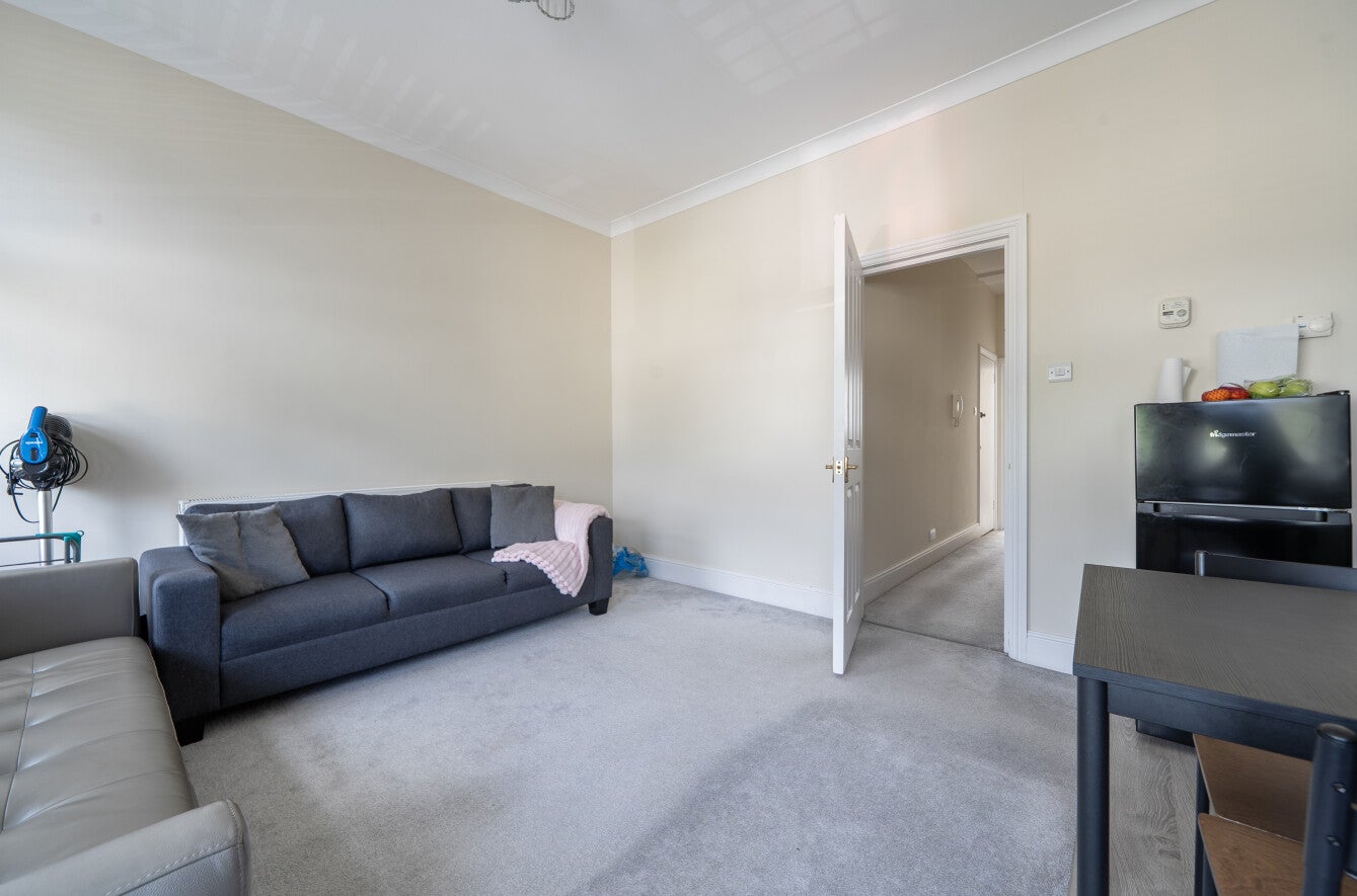 Flat Eversleigh Road in Greater London