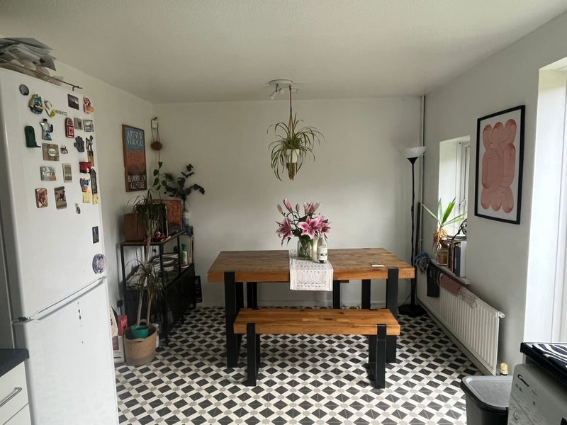 Room Ropemaker Road in Greater London