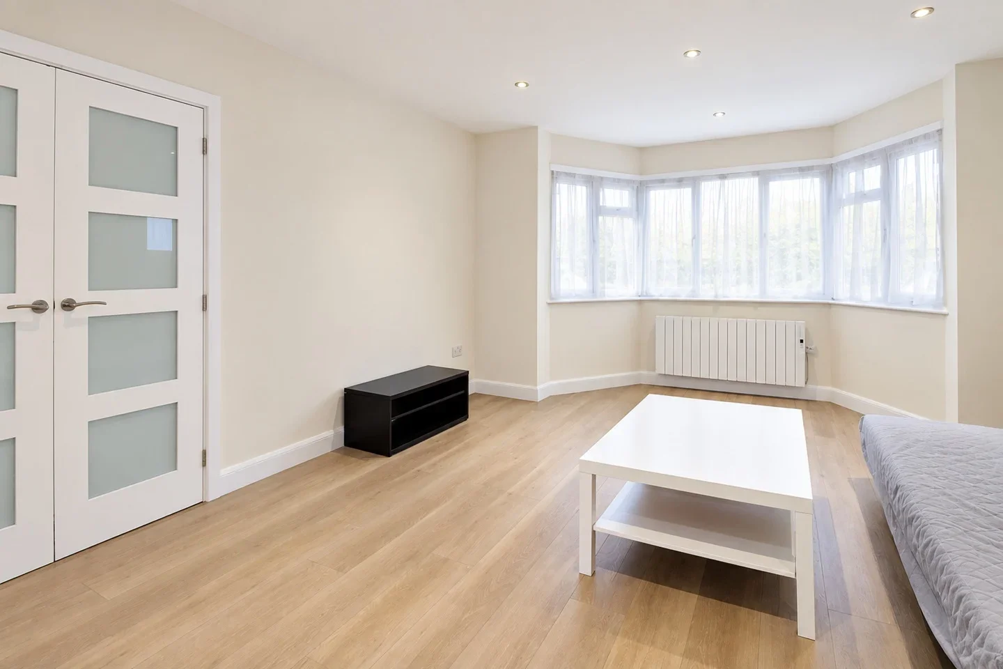 Flat Sinclair Grove in Greater London