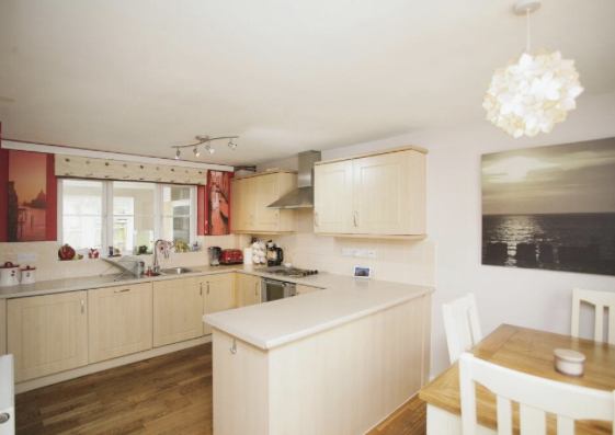 Room Clover Way in Nuneaton and Bedworth