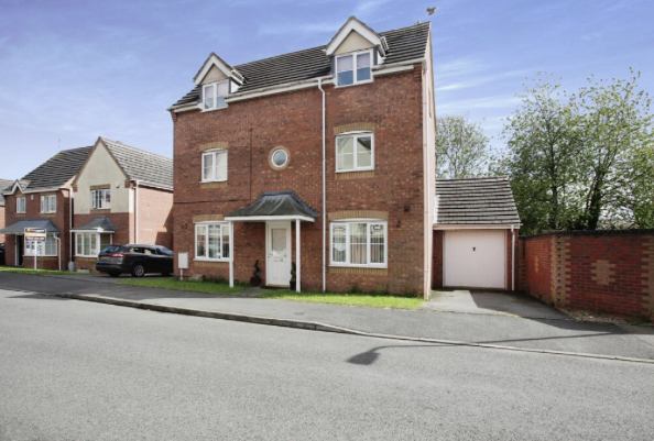 Room Clover Way in Nuneaton and Bedworth