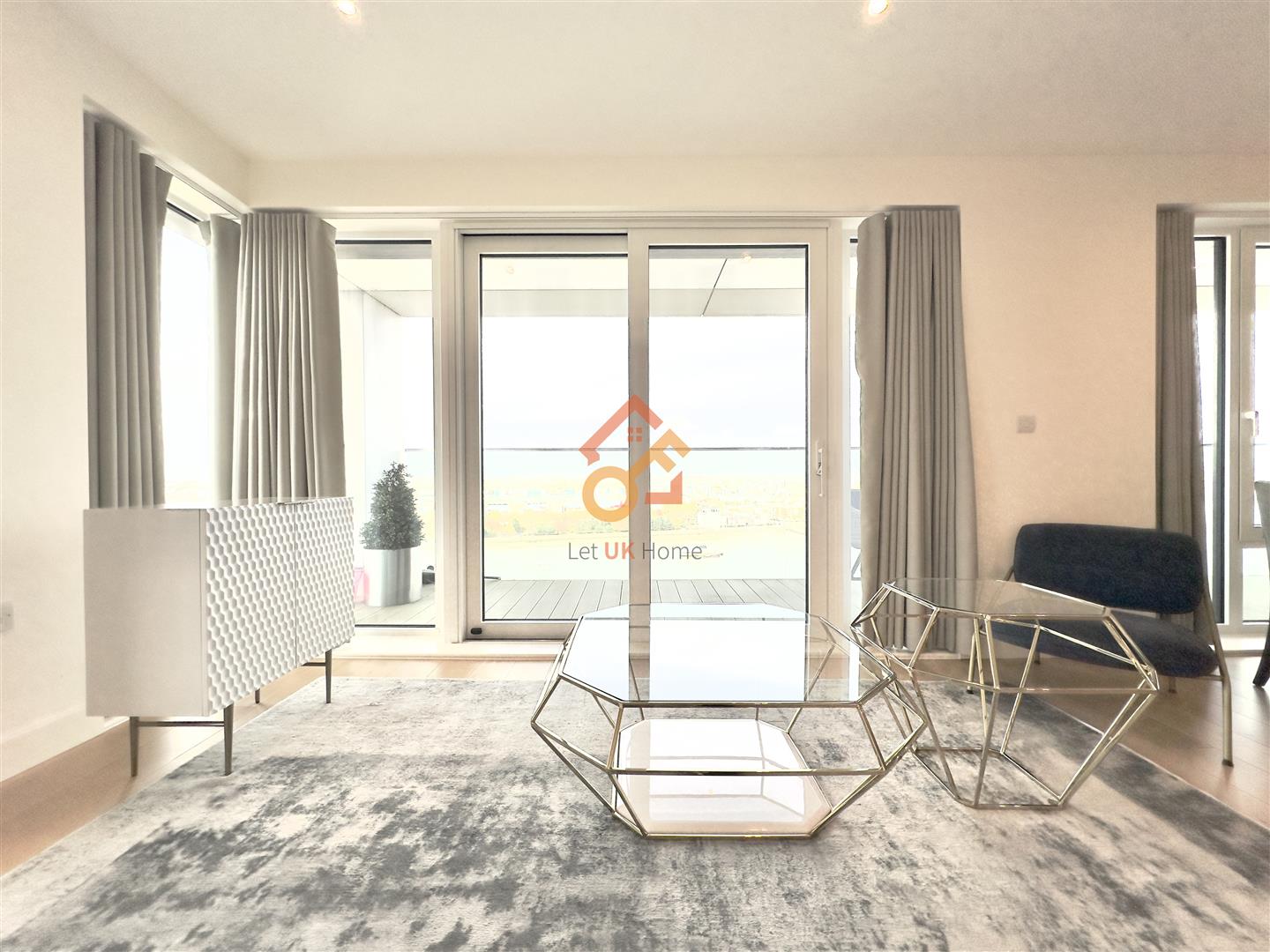 Flat Duke of Wellington Avenue in Greater London
