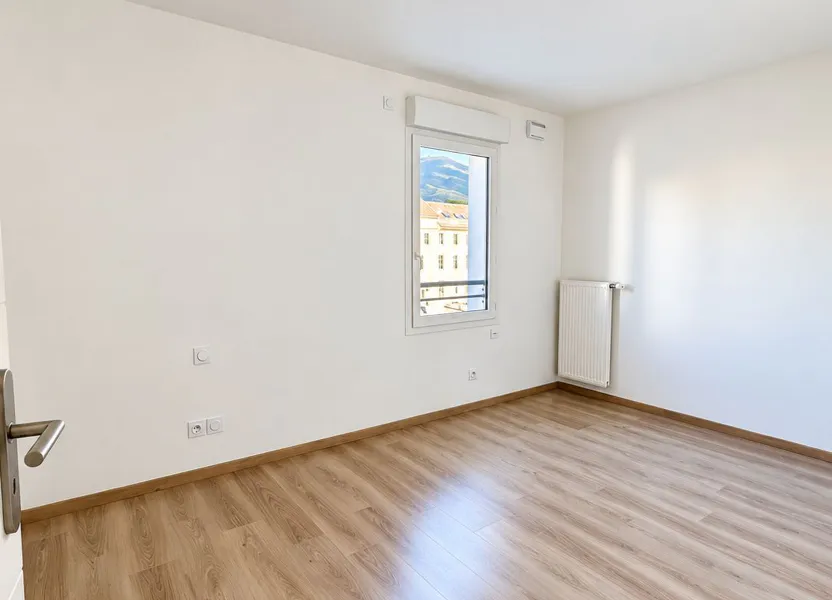 Flat Avenue du Docteur Desfrançois in Chambéry