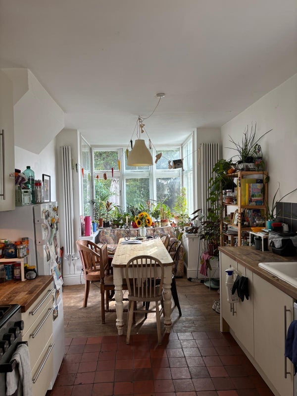 Room Chalgrove Road in Greater London