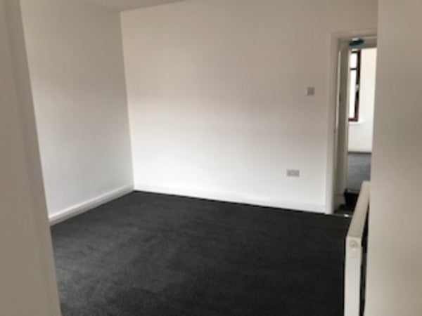 Room Highgate Lane in Barnsley