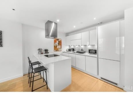 Room Yabsley Street in Greater London