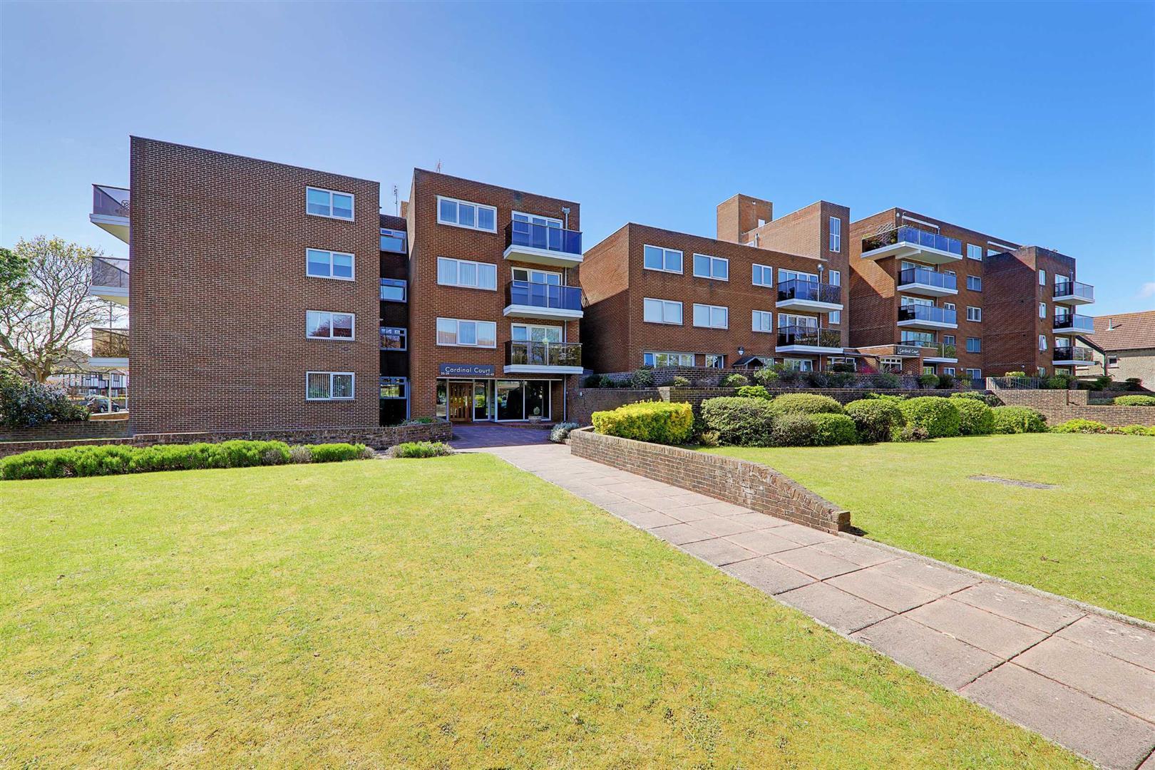 Flat Grand Avenue in Worthing