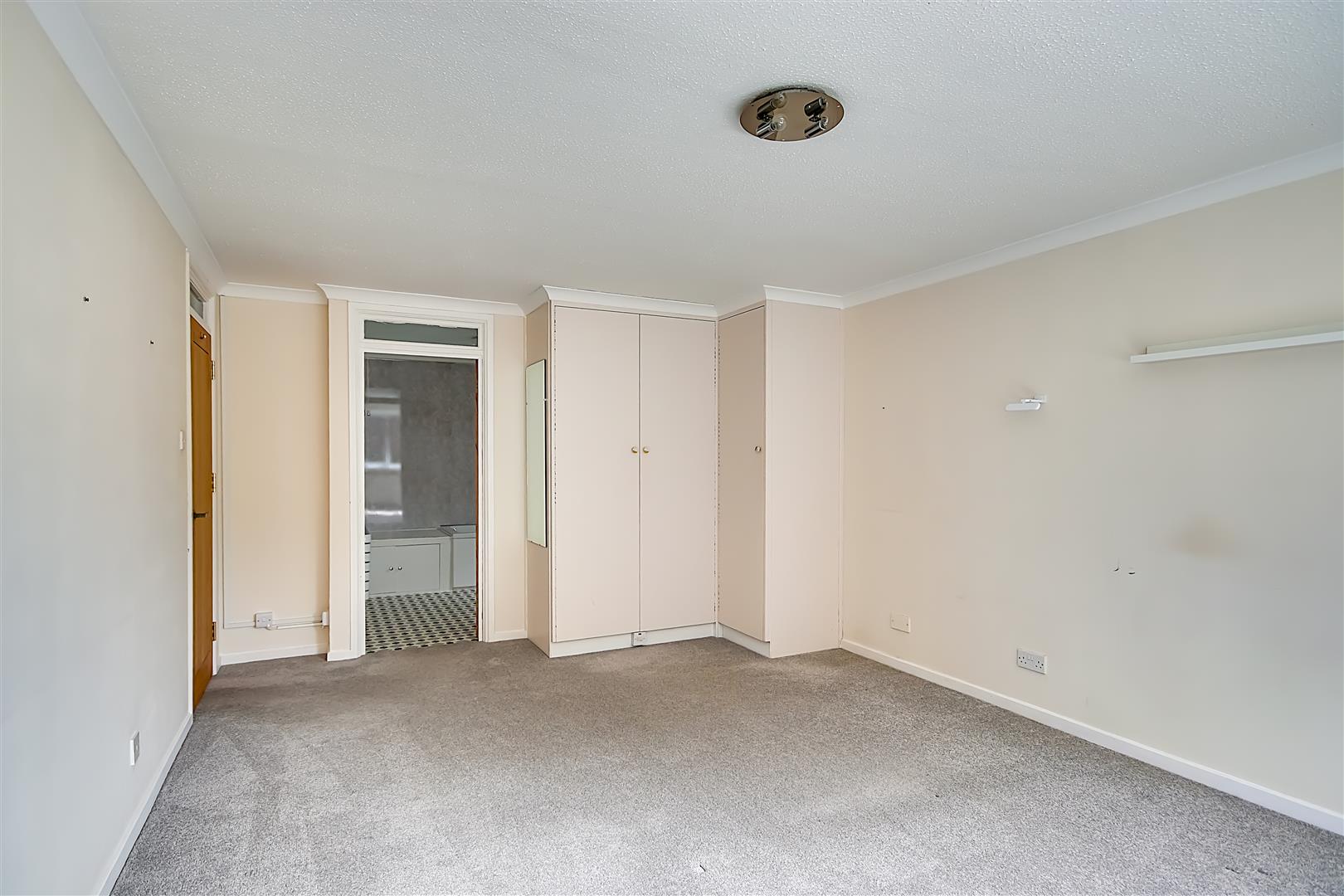 Flat Grand Avenue in Worthing