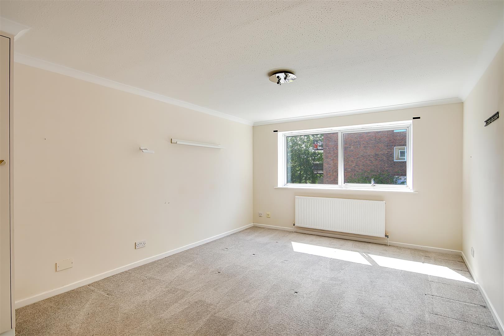 Flat Grand Avenue in Worthing