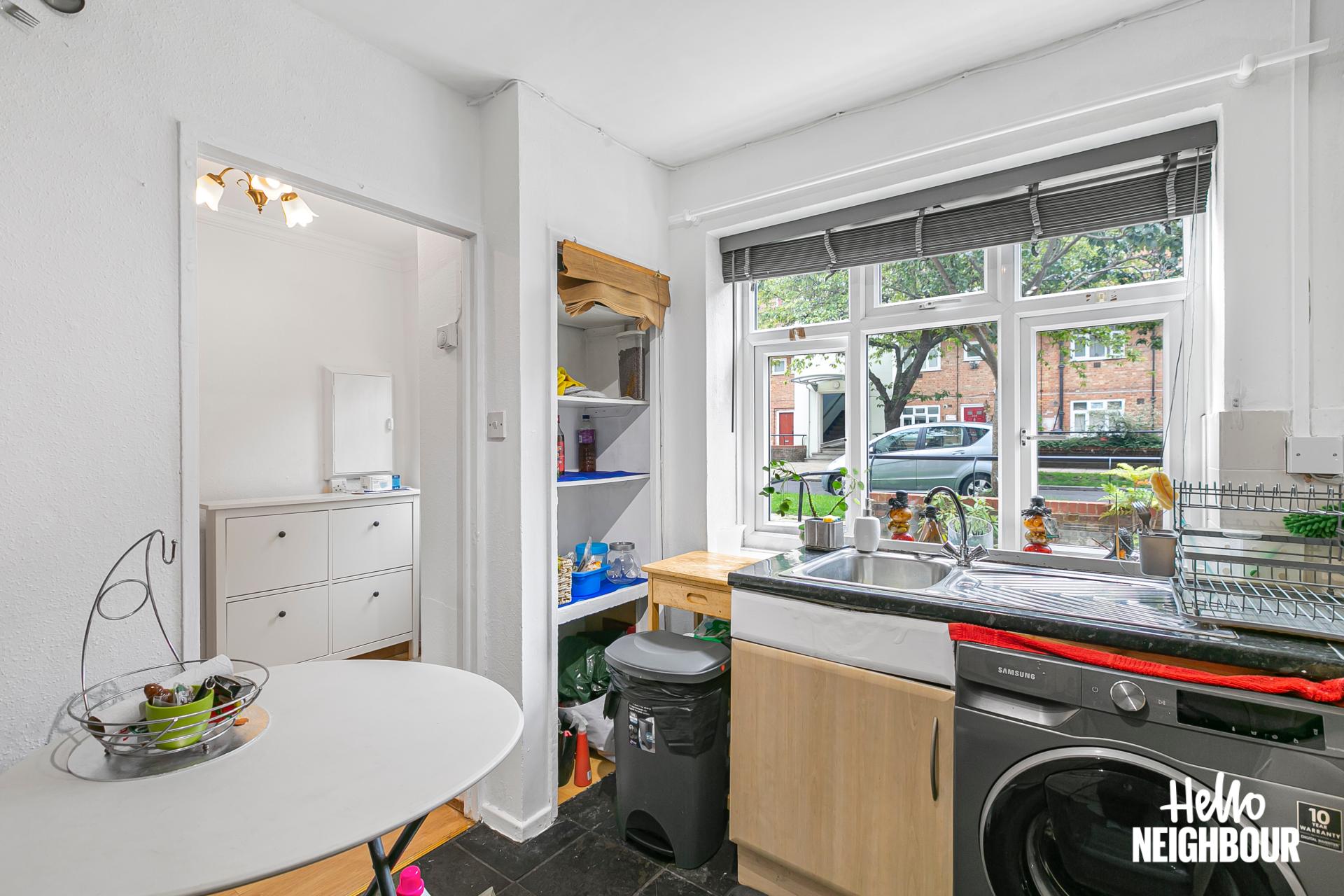Flat Frensham Drive in Greater London