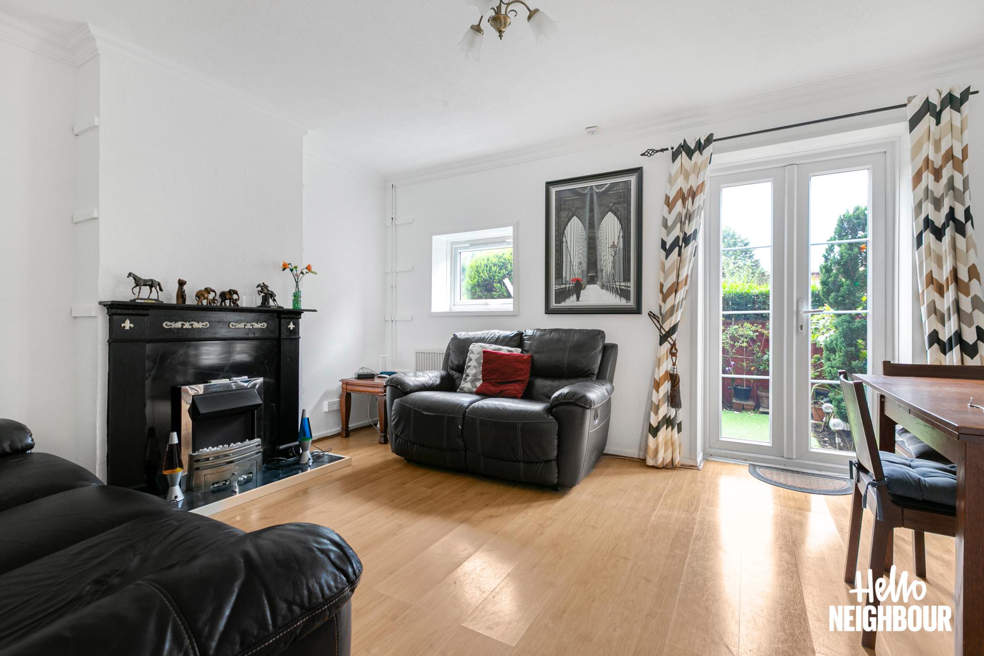 Flat Frensham Drive in Greater London
