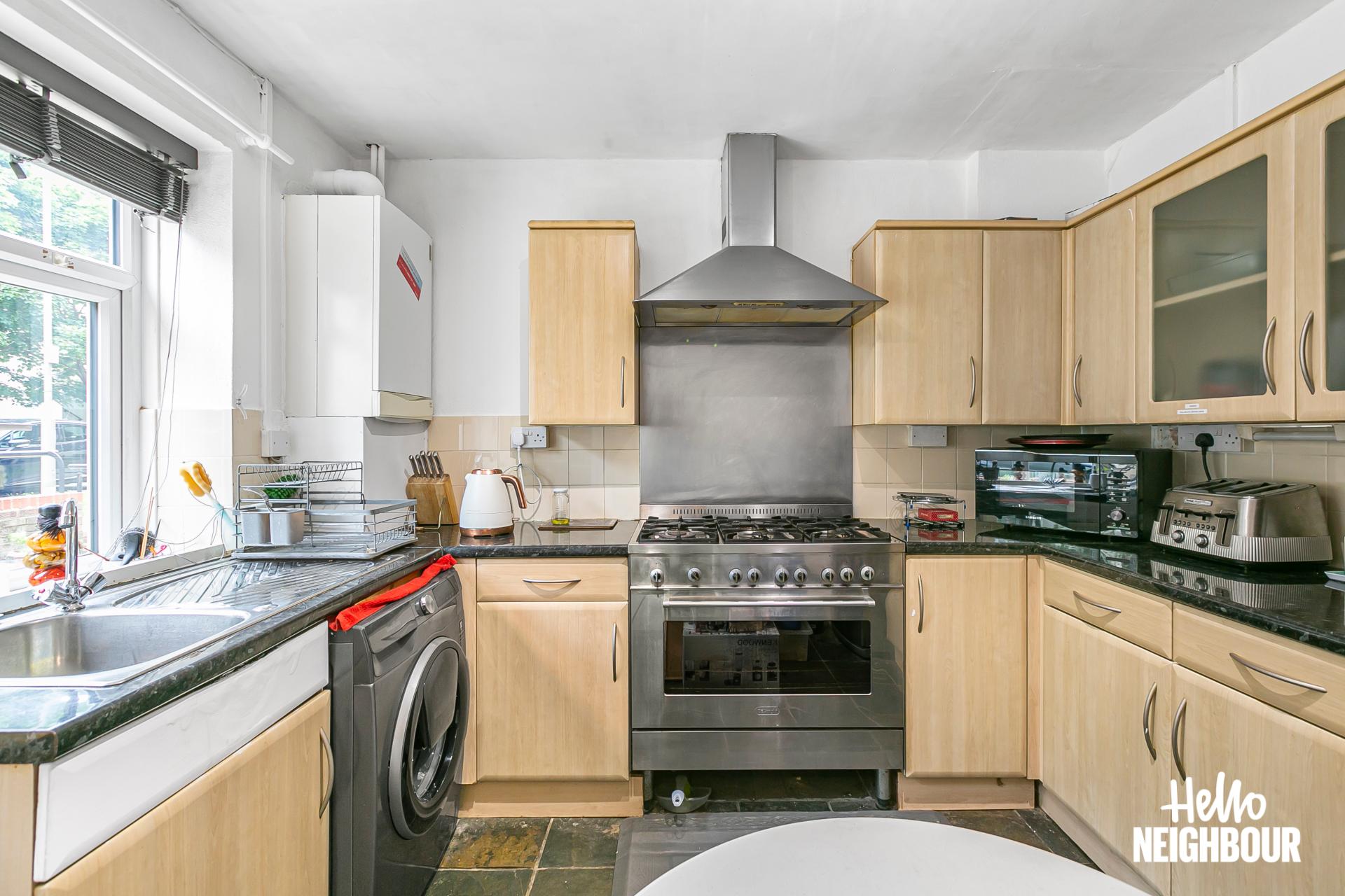 Flat Frensham Drive in Greater London