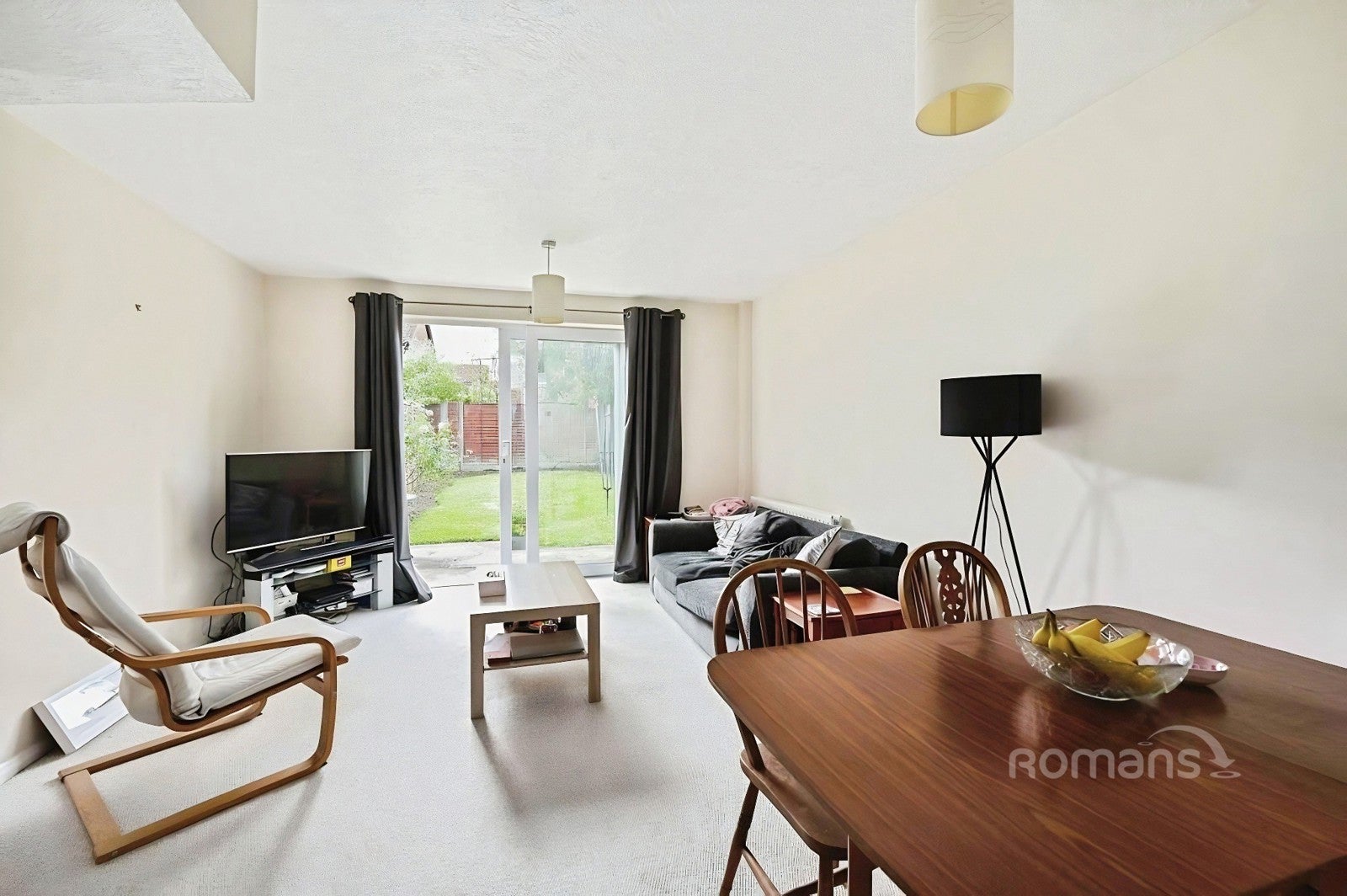 House Rose Gardens in Rushmoor