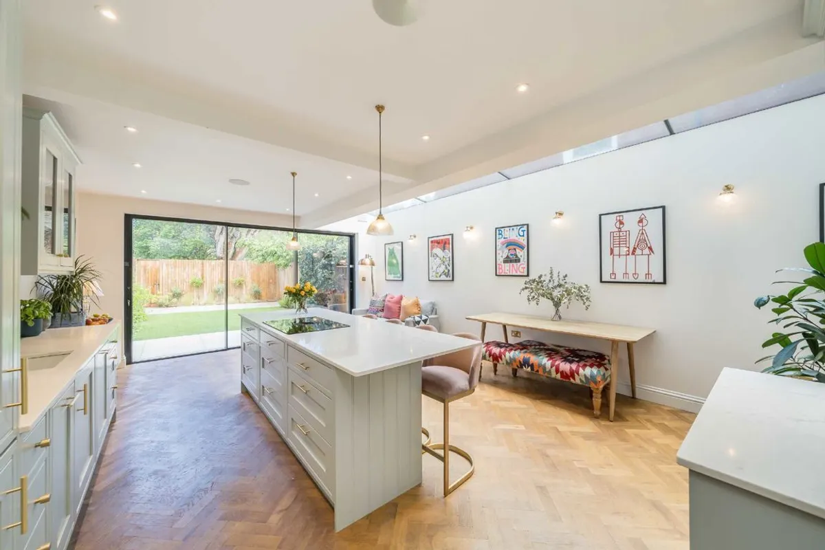 House Fairmile Avenue in Greater London