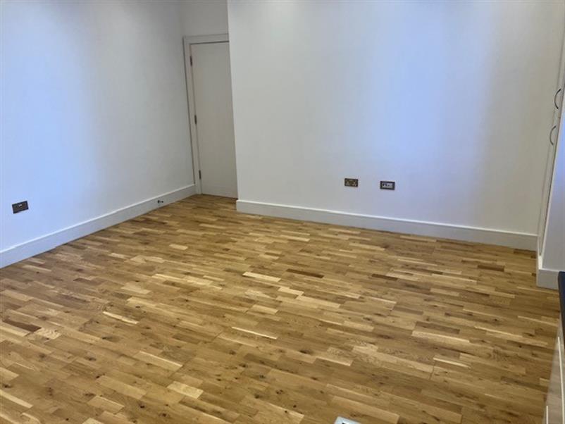 Flat Ridge Way in Richings Park