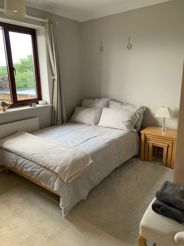 Room Cannon Court Road in Maidenhead