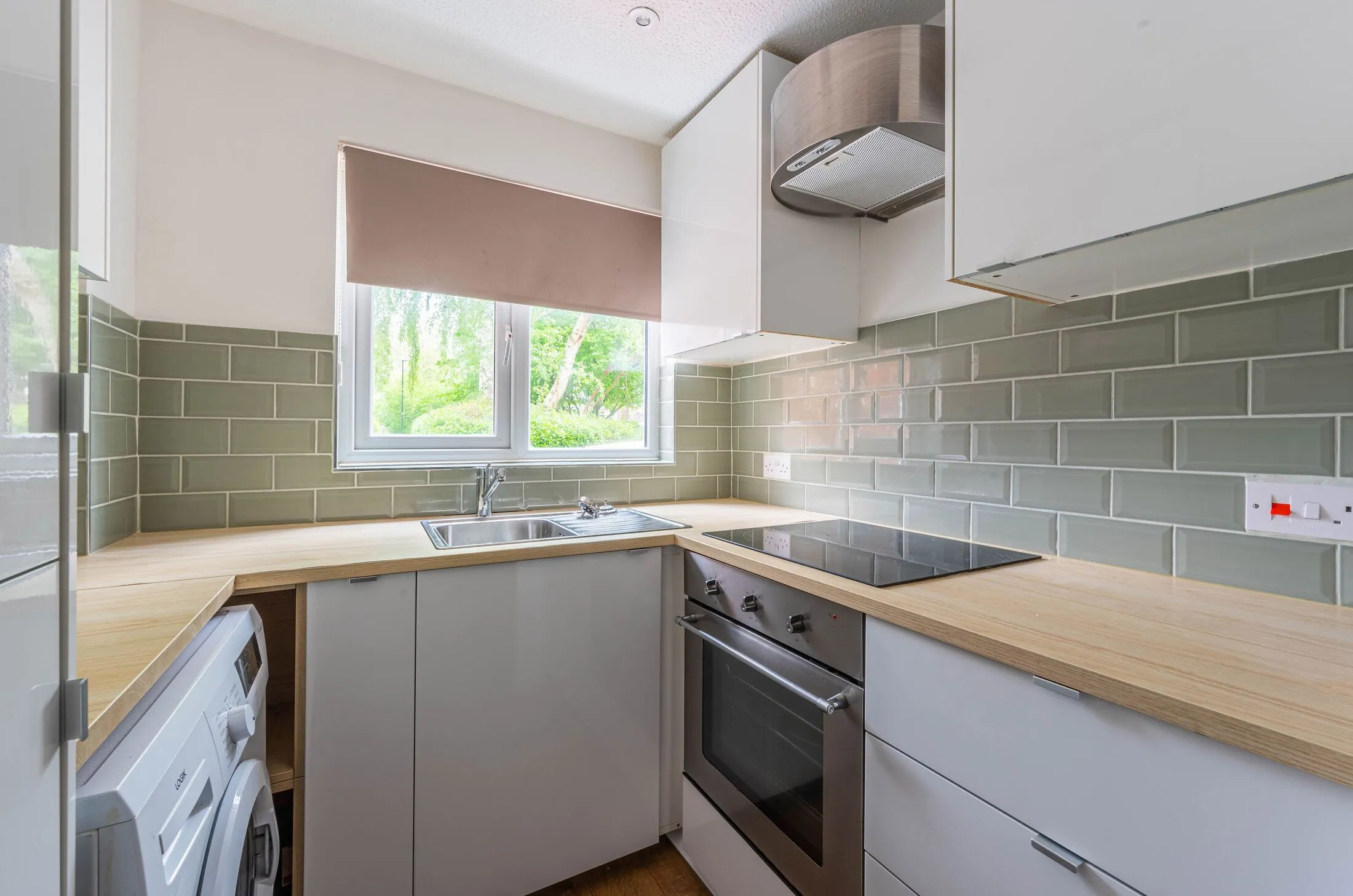 House Hadleigh Walk in Greater London