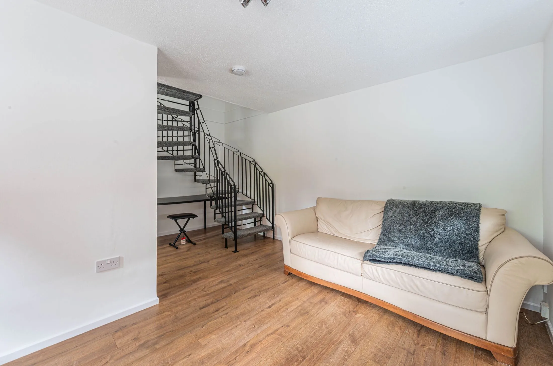 House Hadleigh Walk in Greater London