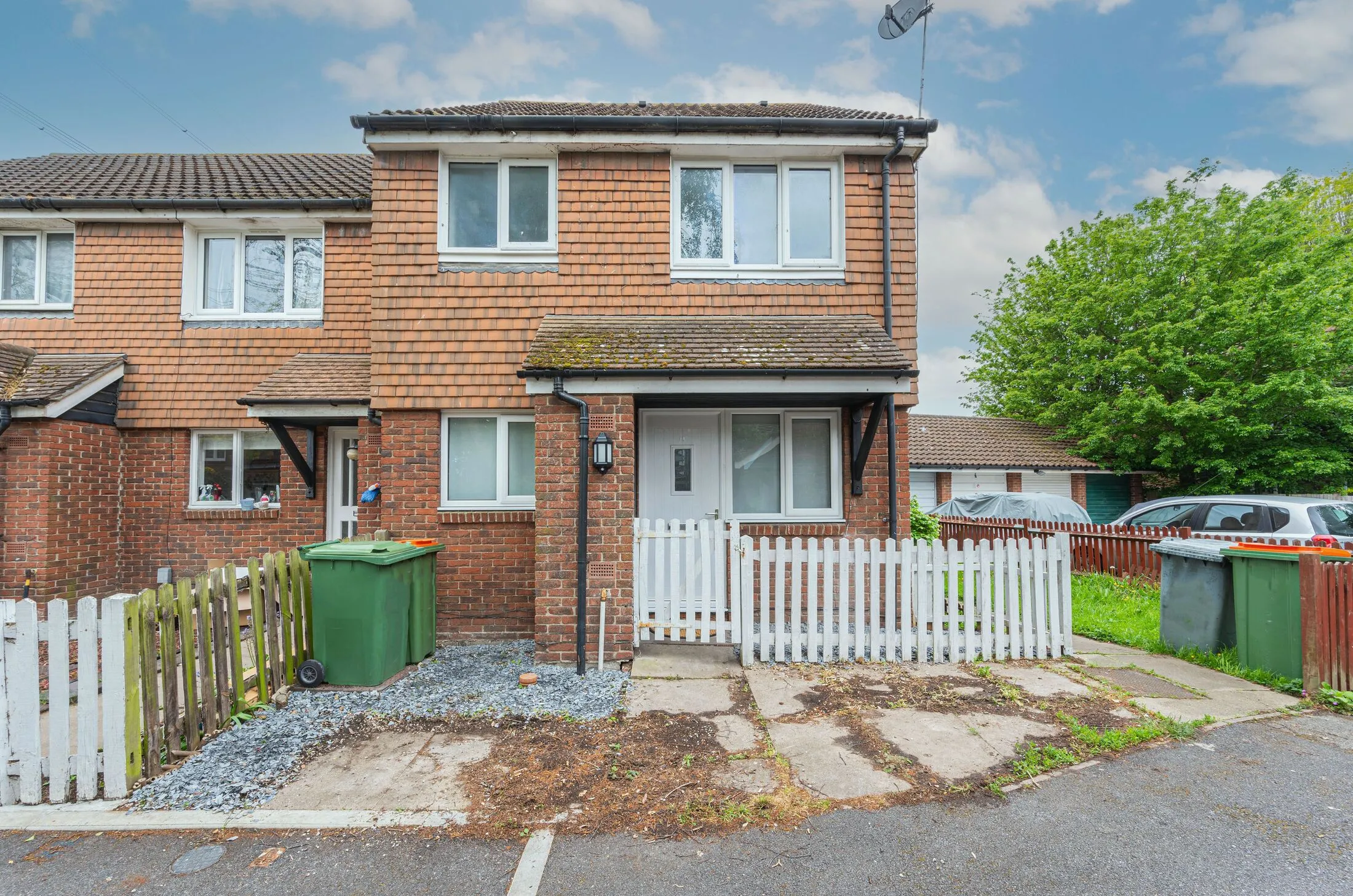 House Hadleigh Walk in Greater London