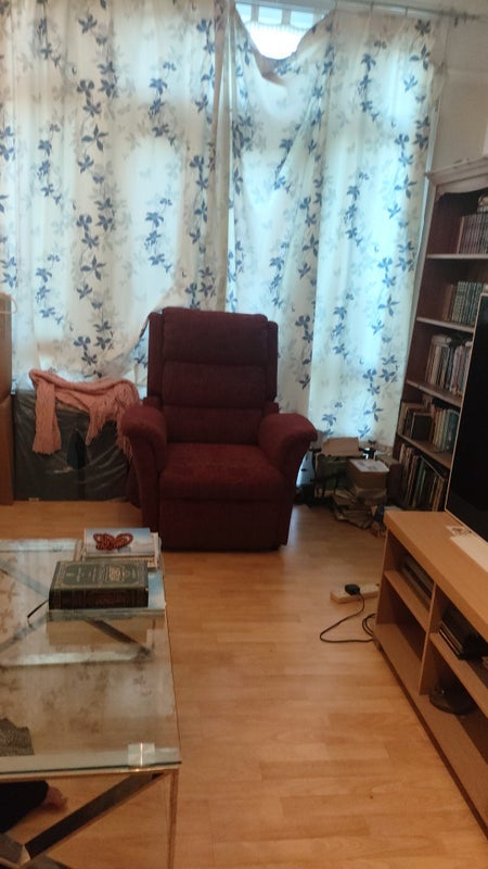 Room Ederline Avenue in Greater London
