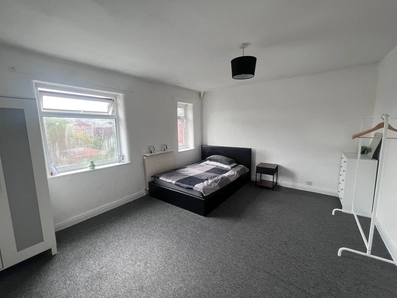 Room Lower Seedley Road in Salford