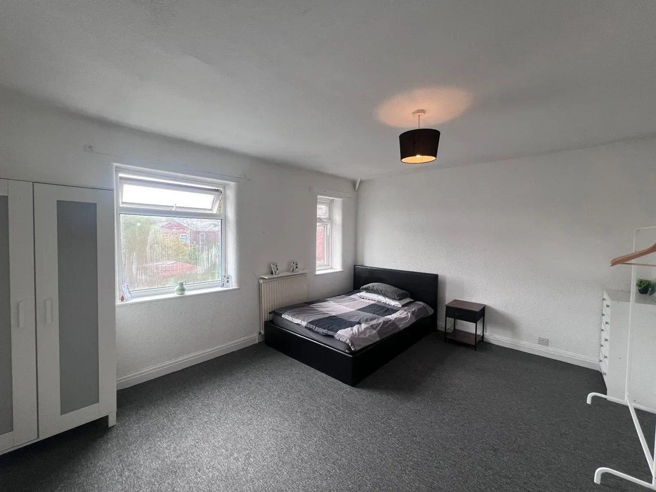 Room Lower Seedley Road in Salford